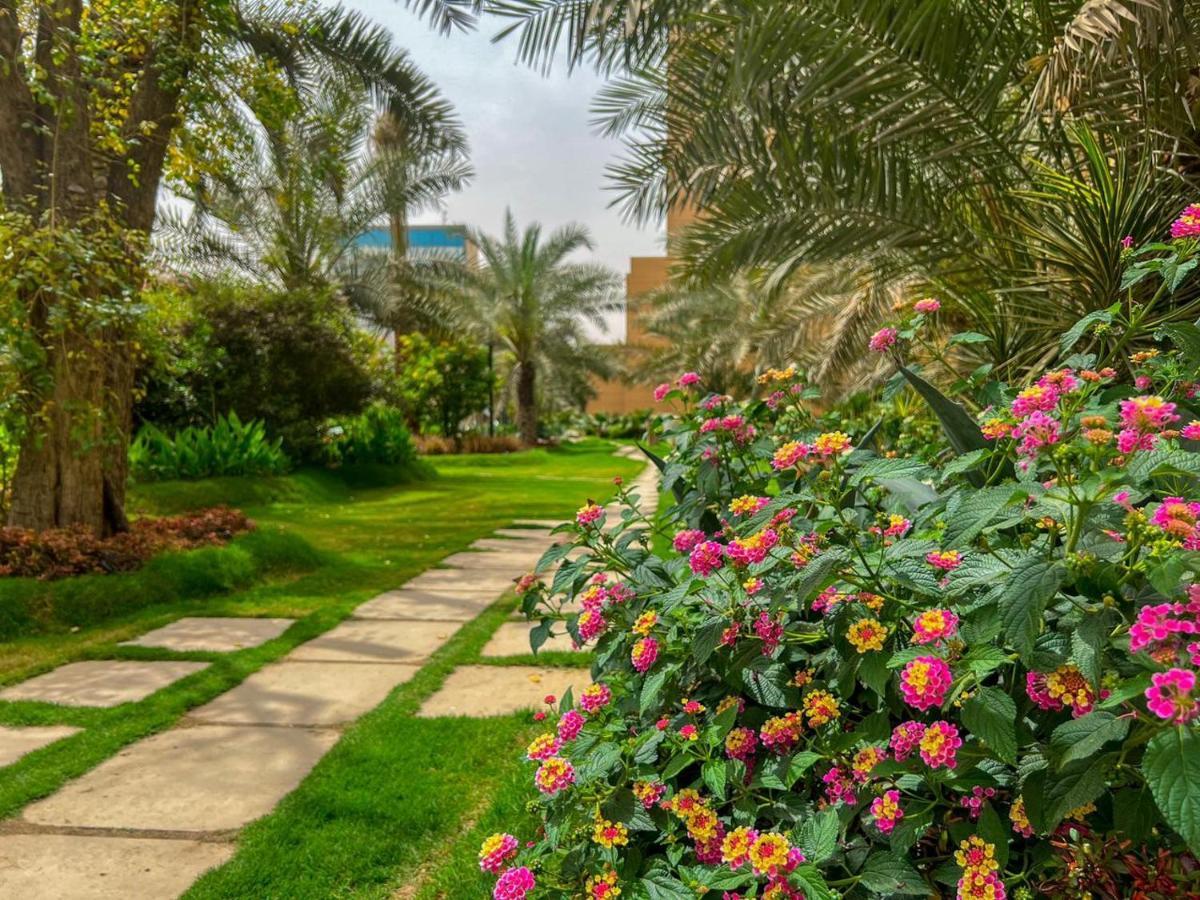 Grand Millennium Al Seef Basra Экстерьер фото