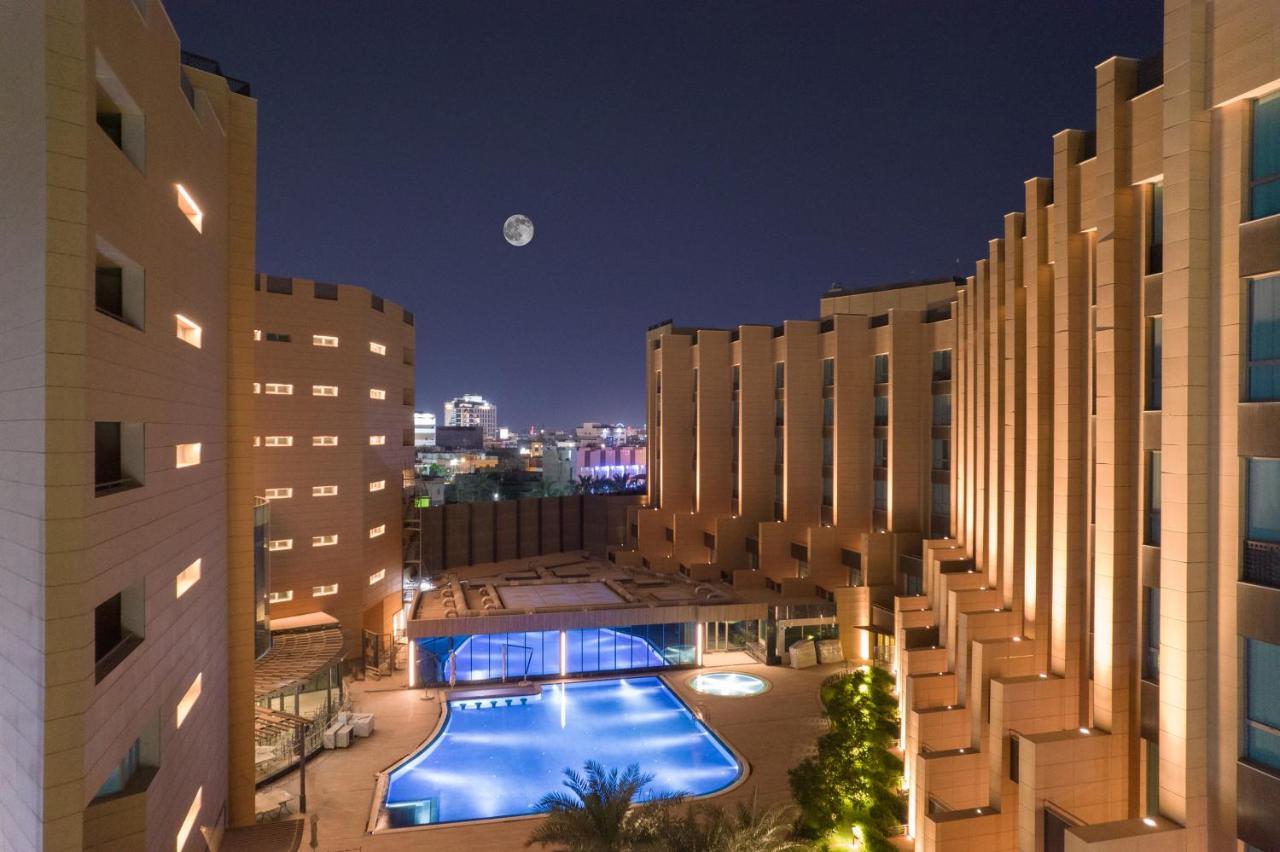 Grand Millennium Al Seef Basra Экстерьер фото